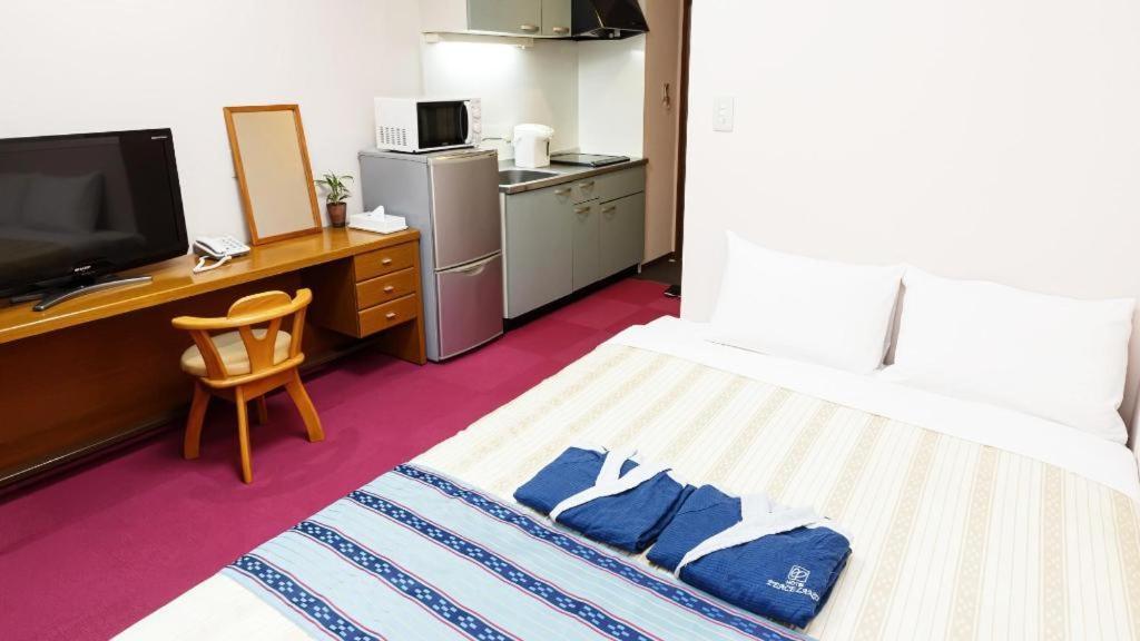 Hotel Peace Land Kume Наха Екстериор снимка